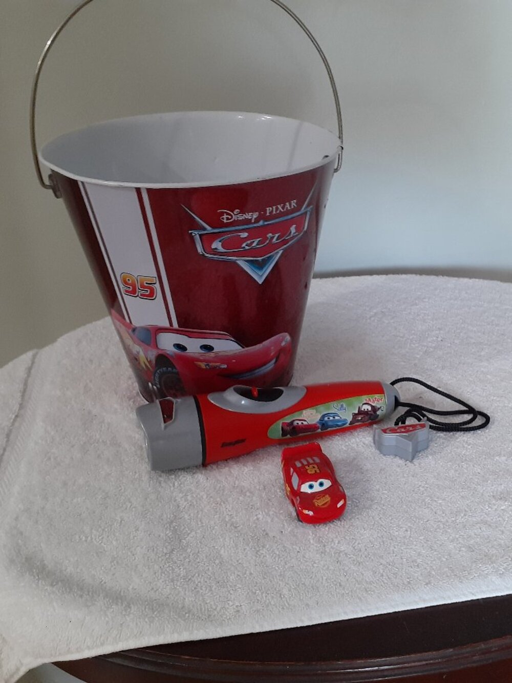 Disney Cars Movie: Flashlight, Metal bucket, Lightning McQueen mini car